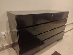 black beautiful drawers table