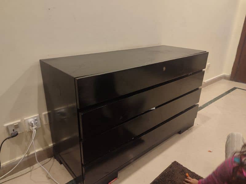 black beautiful drawers table 1