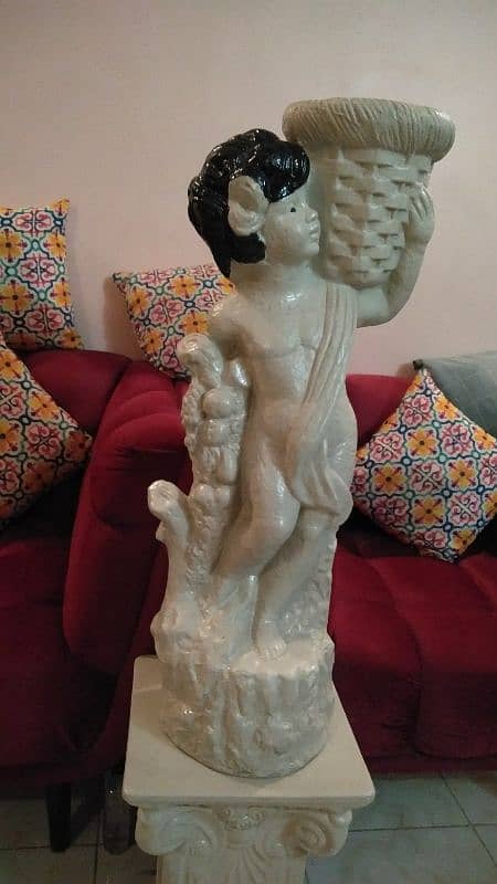 beautiful lamp and stonned made statue 2