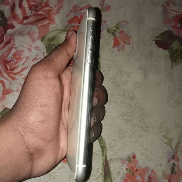 iPhone 11 (NON PTA) For Sale 10/10 Contact Only: 03256248432 1