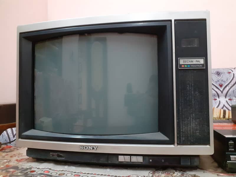 Japani TV (Sony KV-2092ME2B) Colored Trinitron ( High-Quality Picture 0