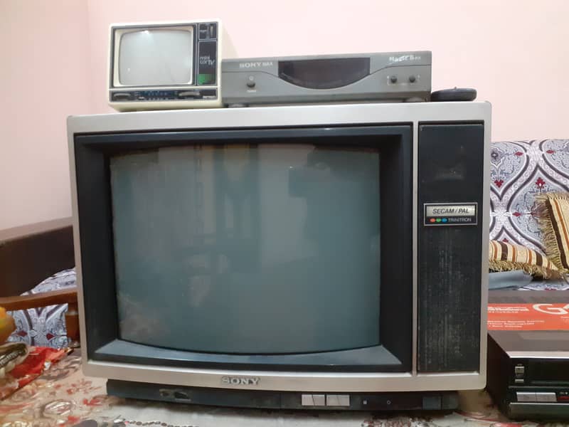 Japani TV (Sony KV-2092ME2B) Colored Trinitron ( High-Quality Picture 2