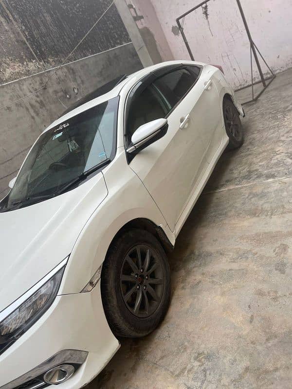 Honda Civic Oriel 2018 3