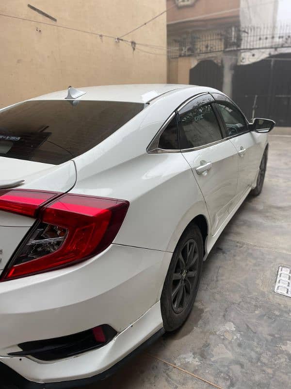 Honda Civic Oriel 2018 6