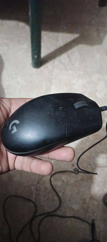 Logitech G102 mouse black colour 1