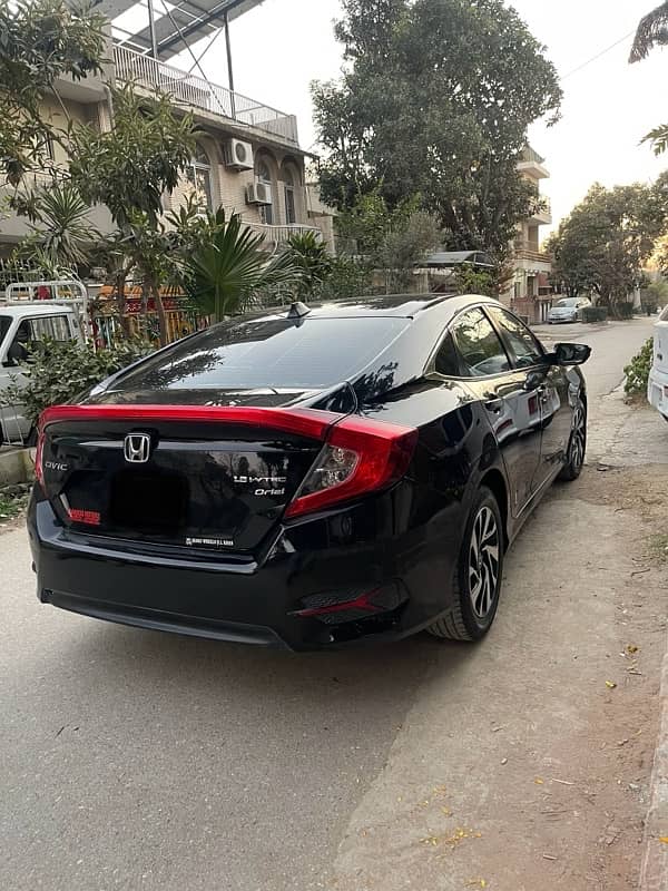 Honda Civic Oriel 2018 4