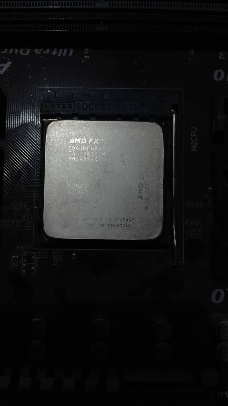 AMD FX 6100 Processor Okay SLIDELY used 2