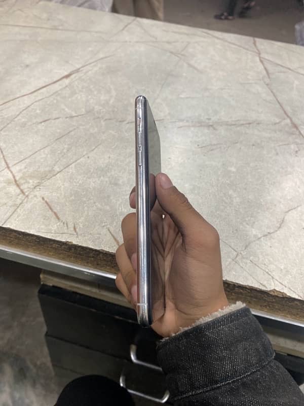 iphone 11 pro max for sale 6