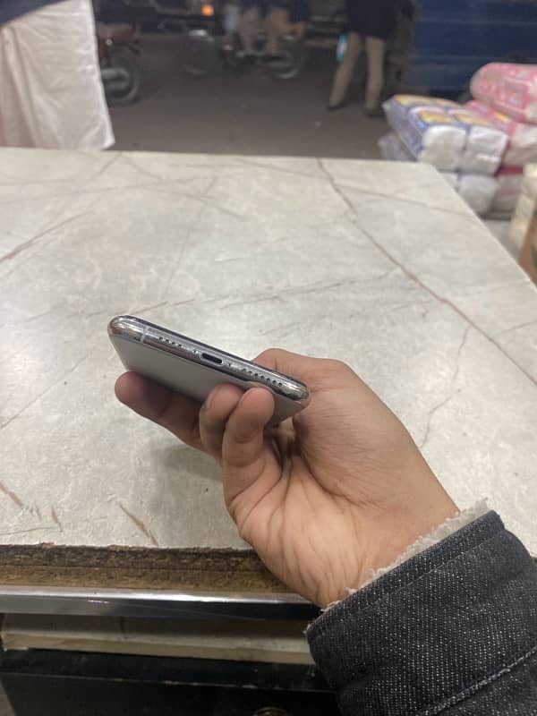 iphone 11 pro max for sale 8