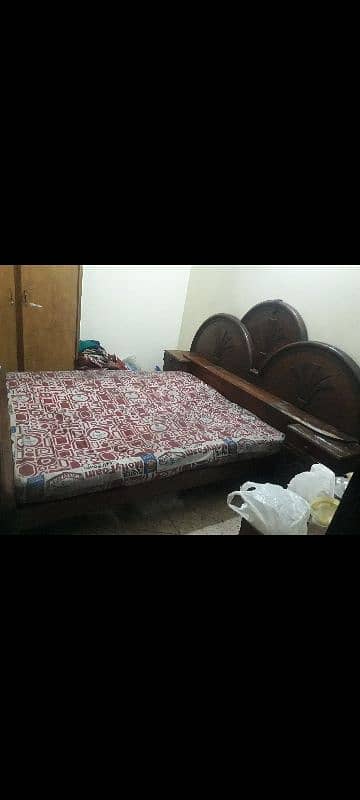 wooden king bed urgent sale 1