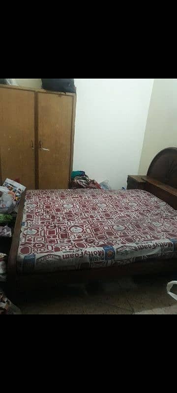 wooden king bed urgent sale 2