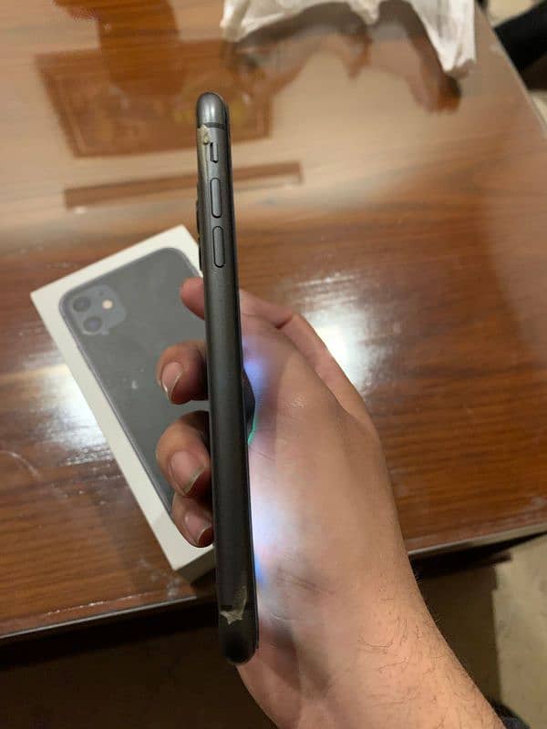 Iphone 11 64gb pta 4