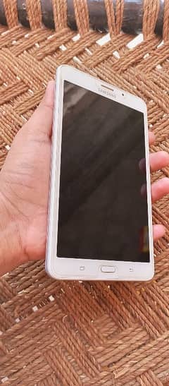 Tablet samsung galaxy A6 good condition urgent sale