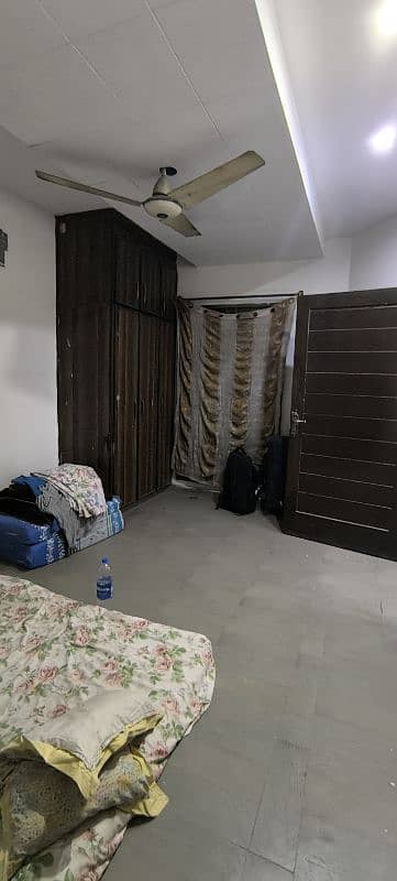 1 Bed Apartmen Roommate or flatmate 1