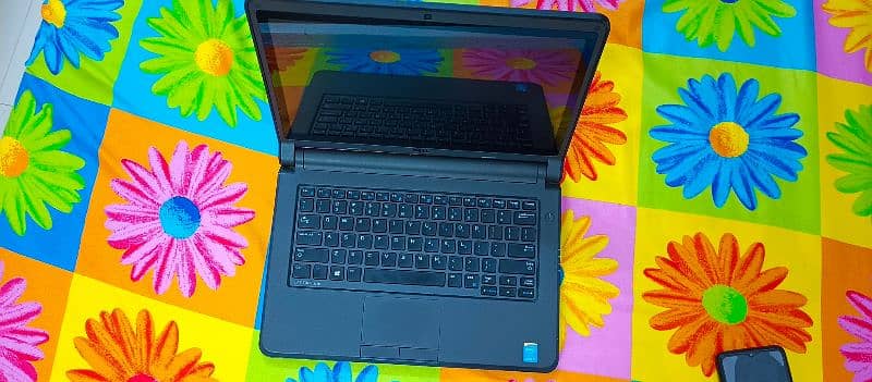 Dell laptop touchscreen i3 4th gen like new condition urgent sale 0