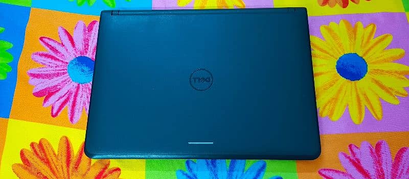 Dell laptop touchscreen i3 4th gen like new condition urgent sale 1