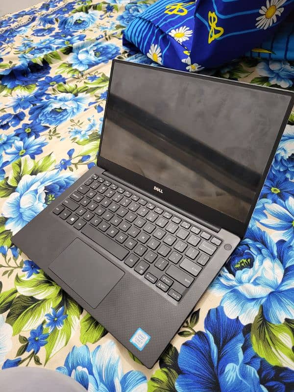 Dell Xps/ core i5 7th Generation/ laptop 1