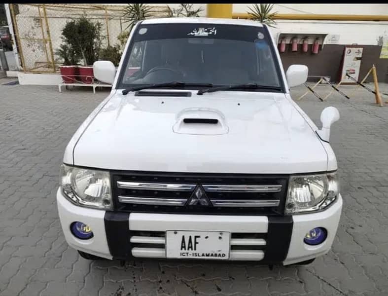 Mitsubishi Pajero Mini 2011 1