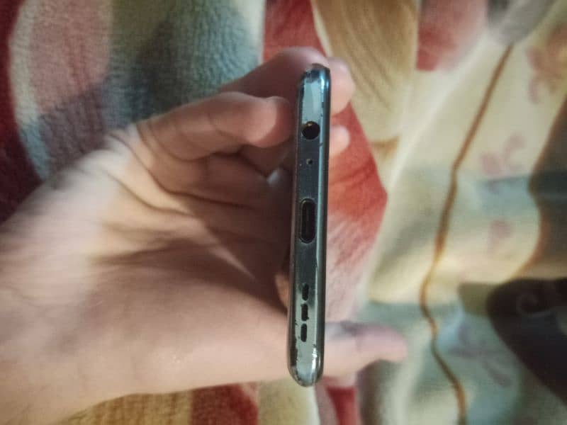 Vivo v20 SE for sale urgent. 5