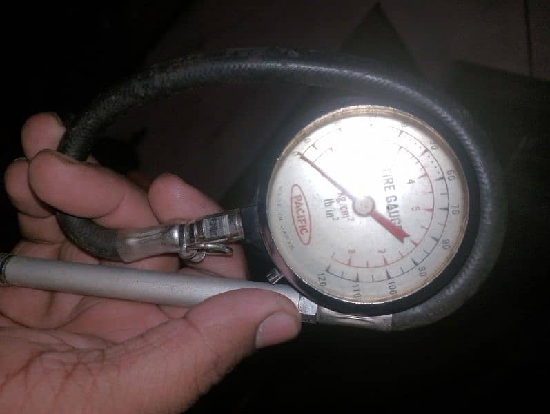 tire gauge 1