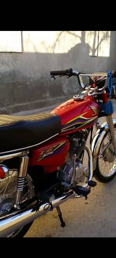 Honda CG 125 model 17 brand new bike contact number 03015151723