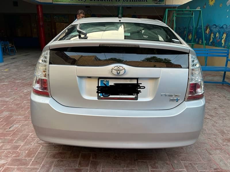 Toyota Prius 2016 1