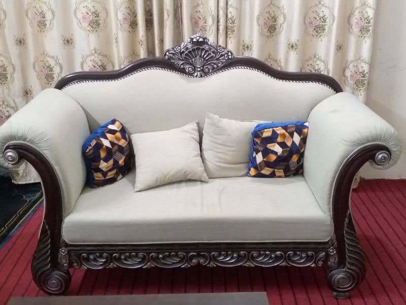 7 seater chinioti sofa set. 0