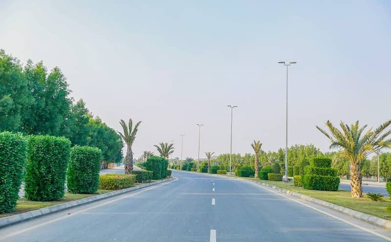 8 marla Facing Park plot for sale in Bahria Orchard Phase 2 , C Block 4