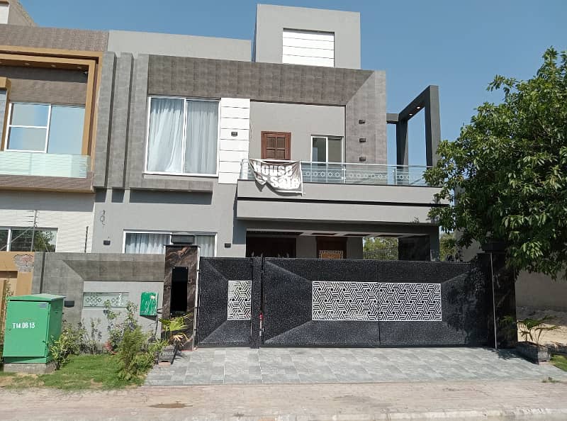 10 Marla Brand New House For Sale In Sector C Bahria Town Lahore 0