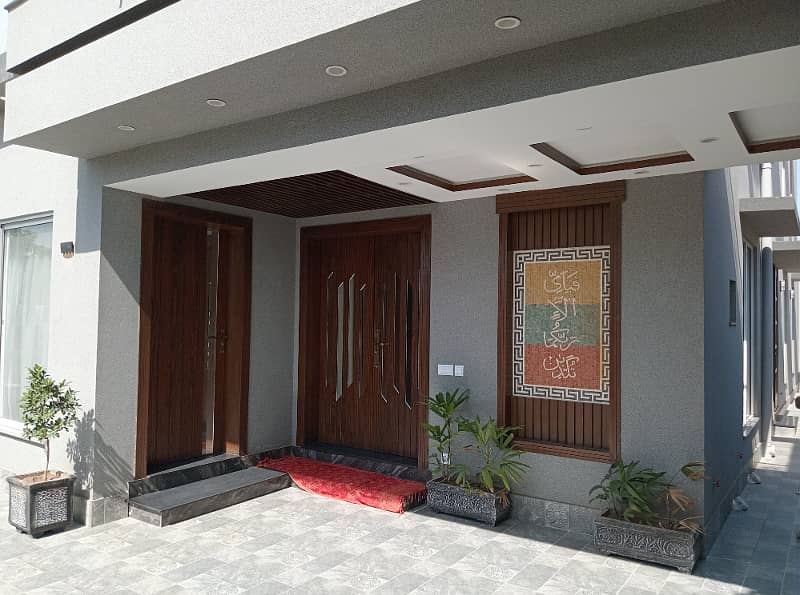 10 Marla Brand New House For Sale In Sector C Bahria Town Lahore 3