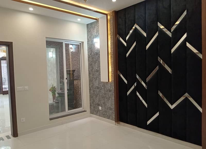 10 Marla Brand New House For Sale In Sector C Bahria Town Lahore 11