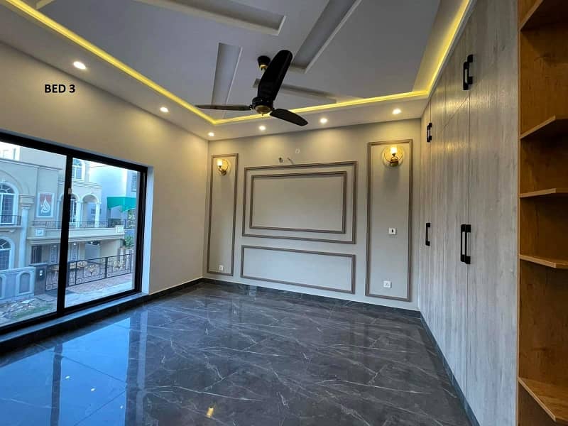 10 Marla Brand New House For Sale In Gulmohor Block Bahria Town Lahore 3