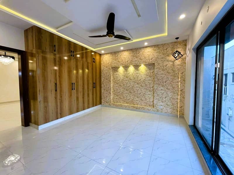 10 Marla Brand New House For Sale In Gulmohor Block Bahria Town Lahore 6