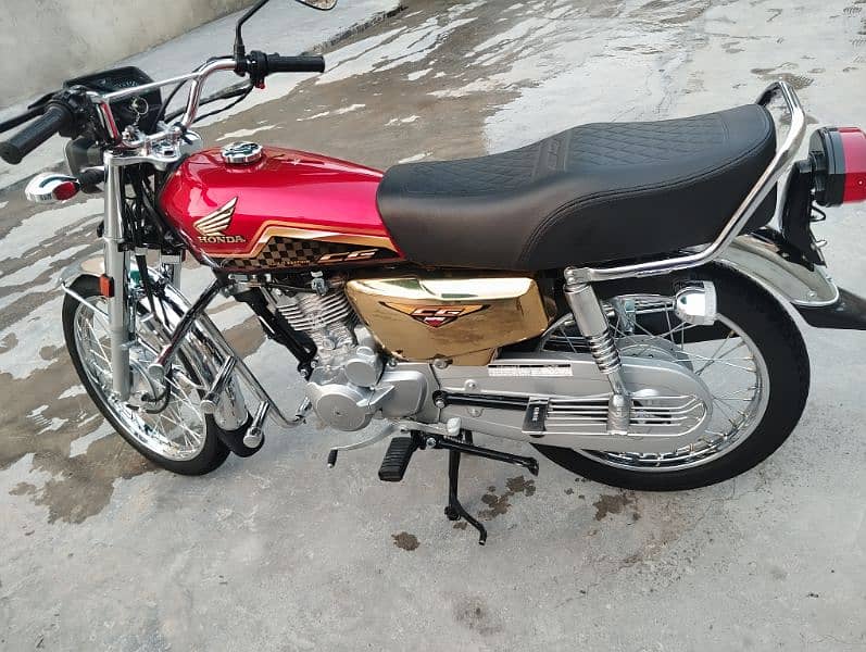 125 self start gold edition 2024 model 0