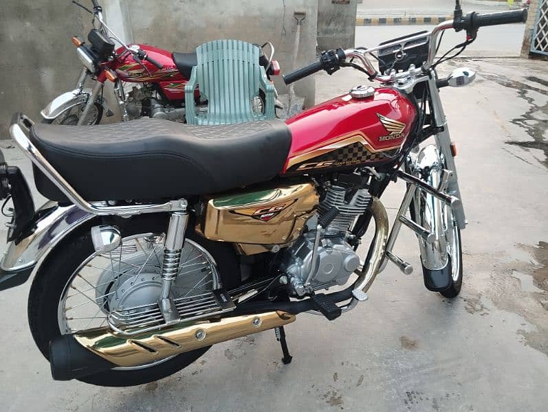 125 self start gold edition 2024 model 1