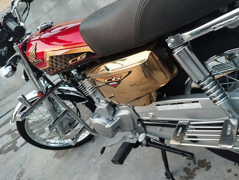 125 self start gold edition 2024 model 7