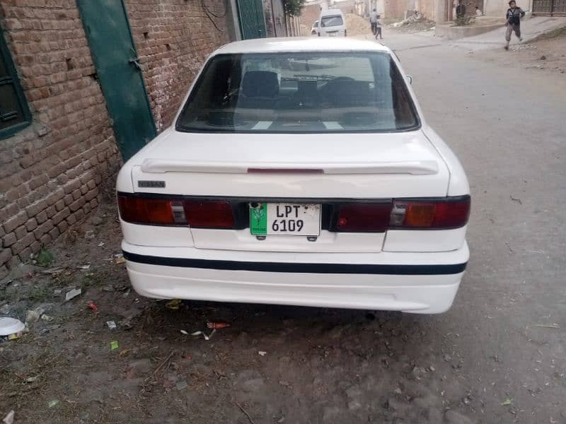 Nissan Sunny 1993 4