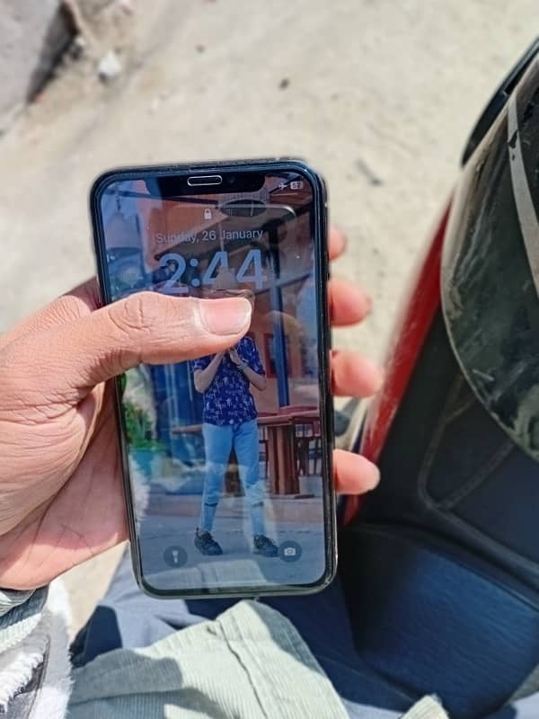 IPHONE XS NON PTA 3