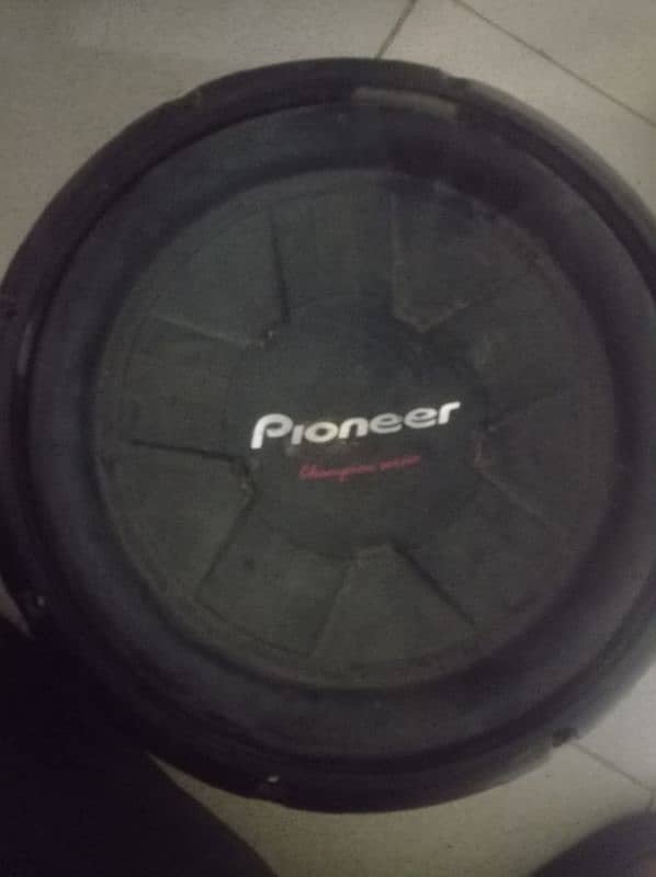 pioneer TS-W311D4 woofer 0