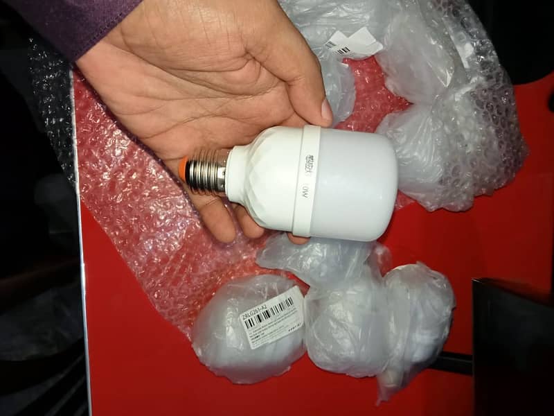 Voice-Activated Sound Sensor LED Bulb – Energy-Saving Auto On/Off Sma 1