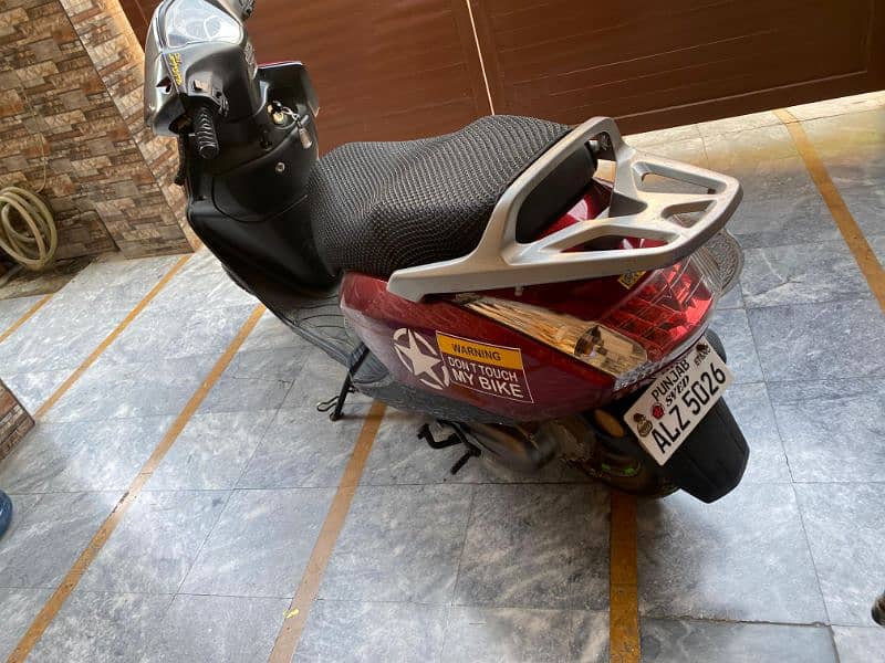 United Scooty 100cc variant 3