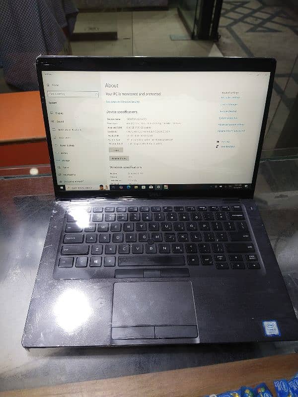 Dell cor i5 8th generation 8gb pc4 ram 256ssd 2