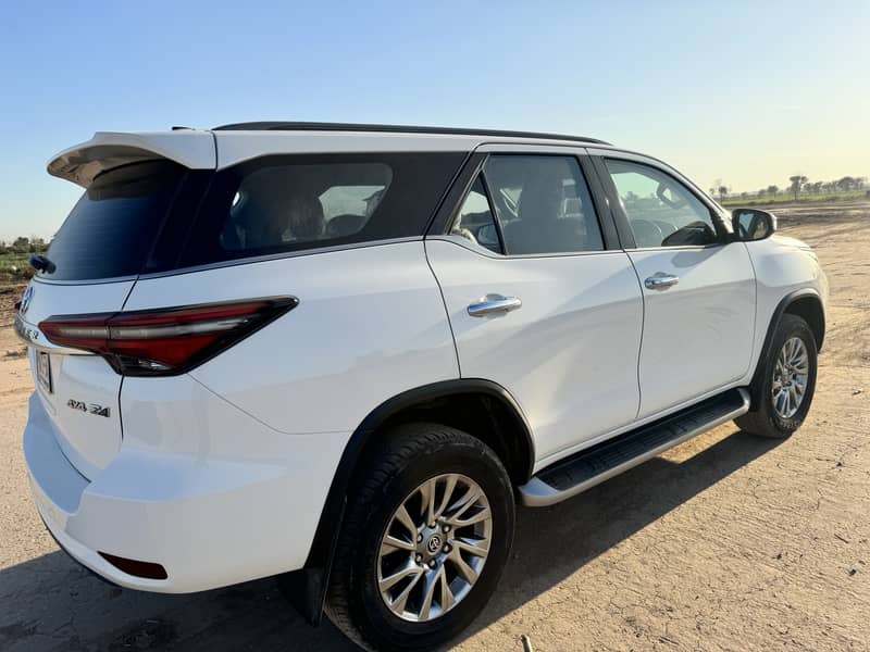 Toyota Fortuner 2021 4