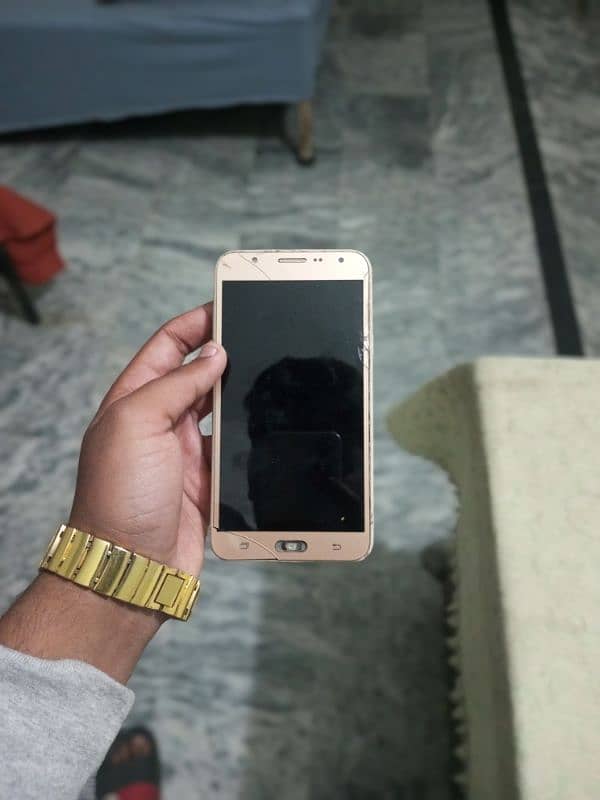 Samsung Galaxy j7 Only 1 issue 1