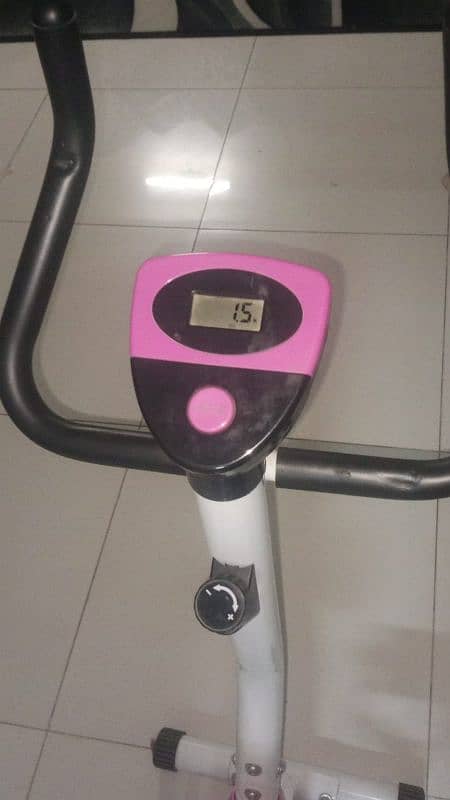 Pink cardio Exercise cycle Has a cardio meter 0