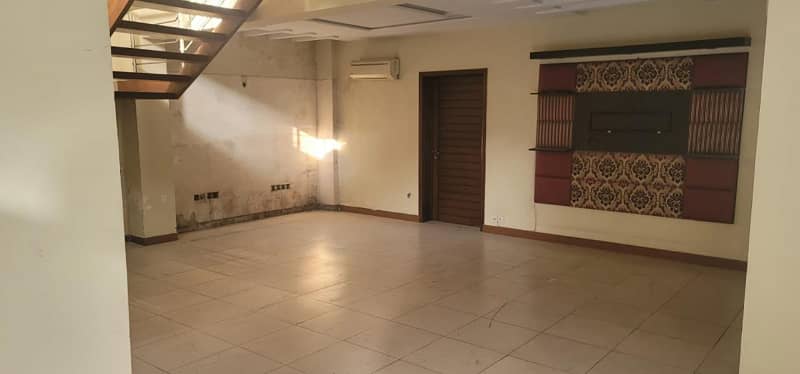 Gulberg FCC 22 Marla double story CORNER House very Hot location prime location 0