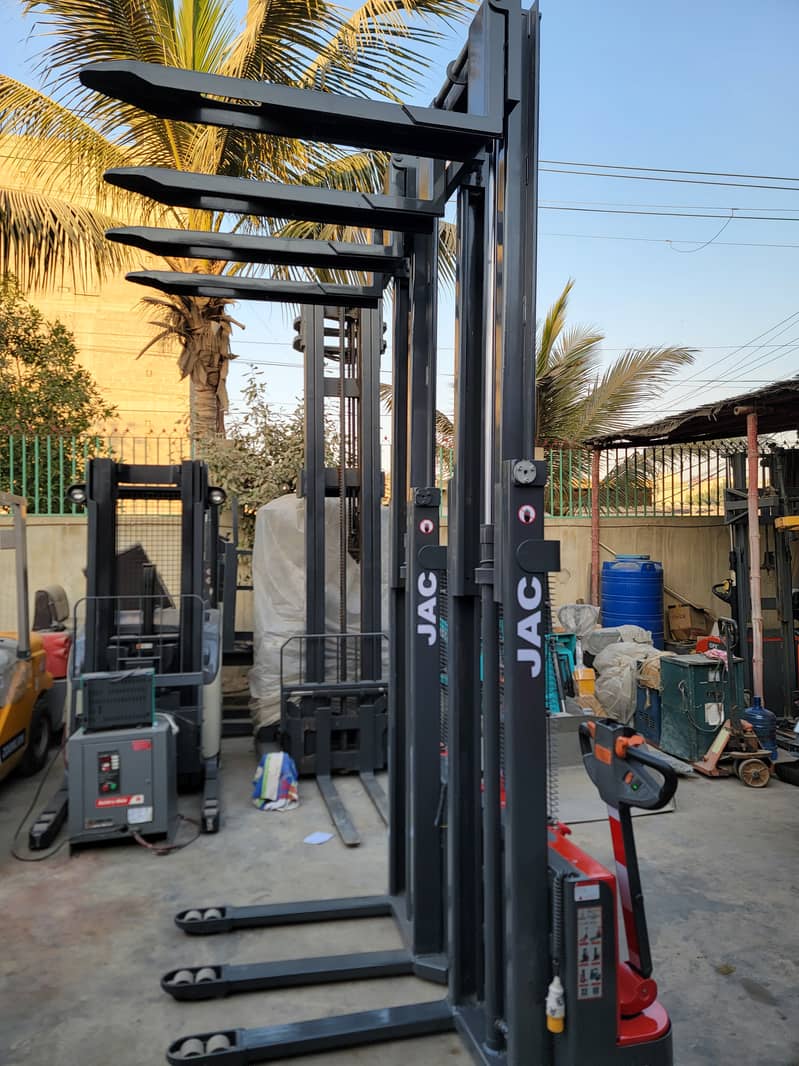 JAC CDD-15 1.5 Ton Full Electric Stacker Lifter Forklift for Sale 10