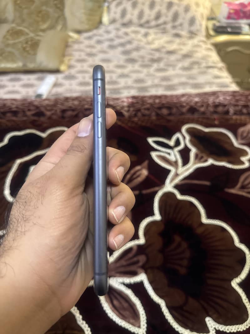 Apple iPhone 11/128gb/76%/pta approved 3