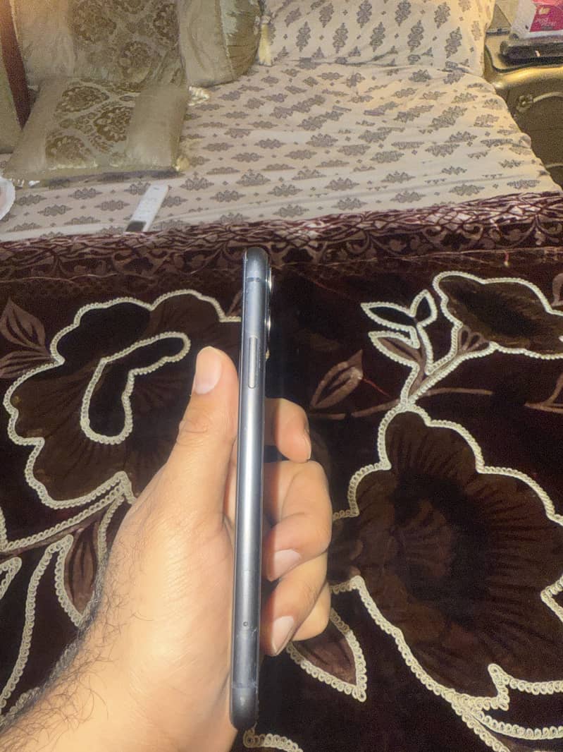 Apple iPhone 11/128gb/76%/pta approved 4