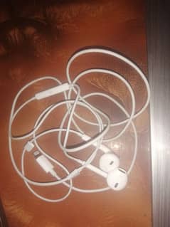 iPhone earbuds original lightning and 3.5mm